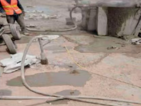 沧州水泥混凝土路面板底注浆技术 路面脱空注浆整治方案