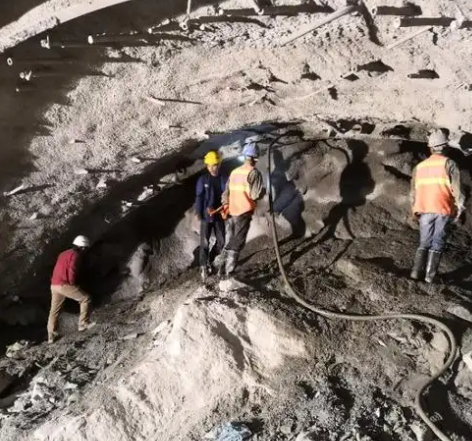 沧州拱顶带模注浆料的施工流程及注意事项